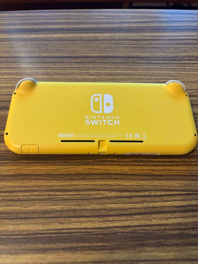 Switch Lite　イエロー