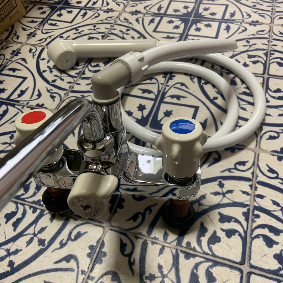 シャワー混合栓