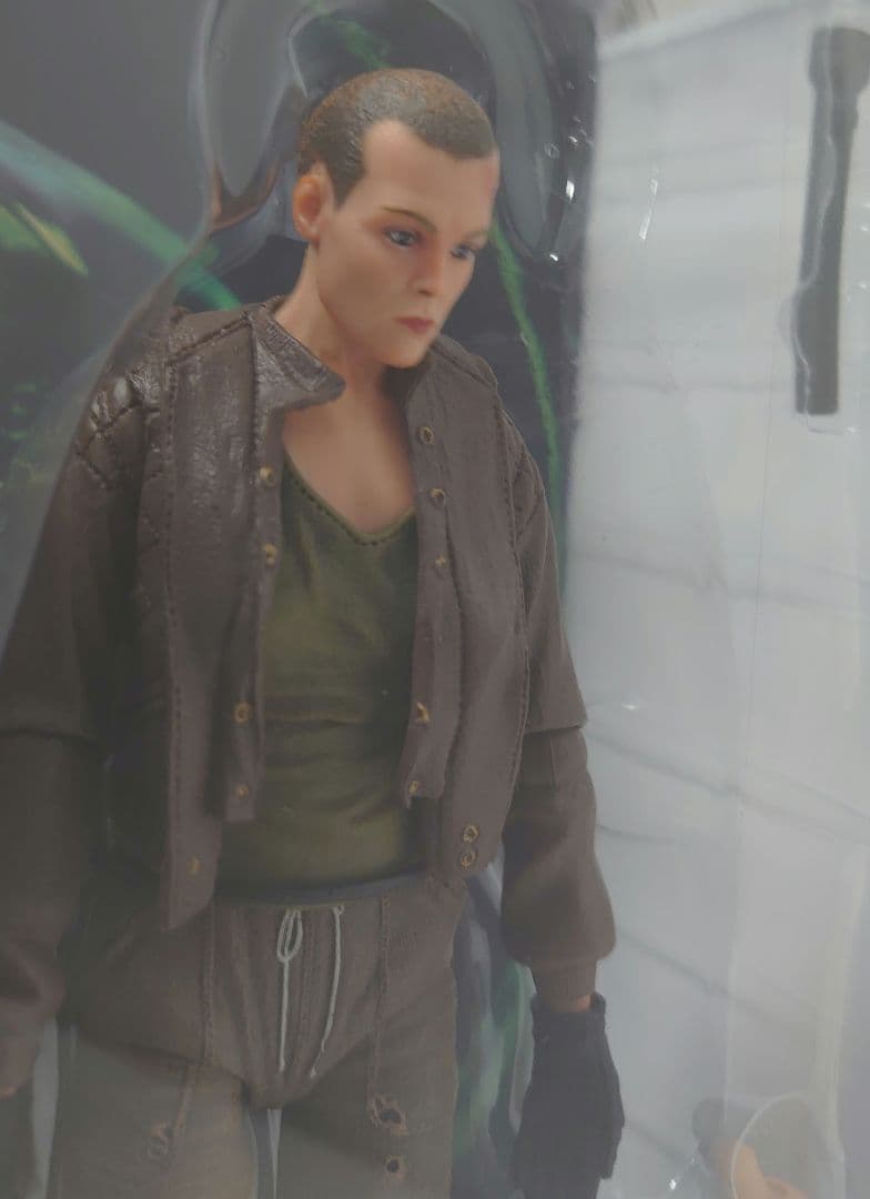 NECA エイリアン　エレン・リプリー　ブラッドプリズナー版　フィギュア