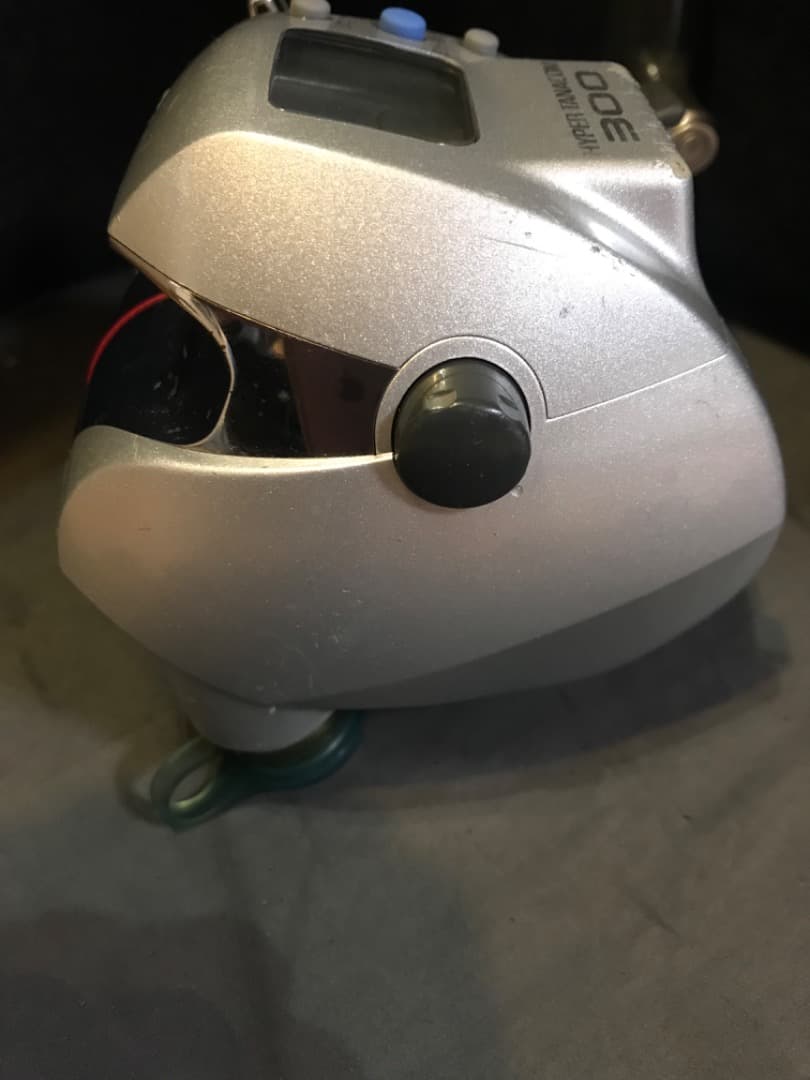 ダイワ　ハイパータナコン300 コード付き　傷あり