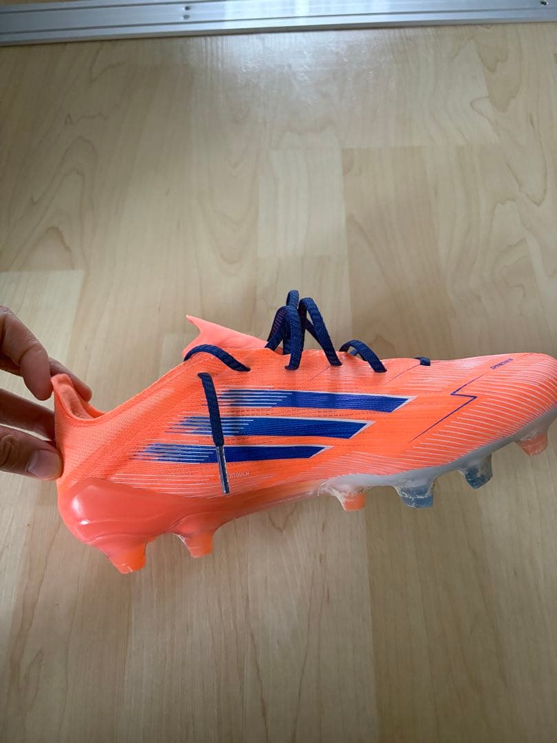 F50 ELITE HG/AG ジャパン / 土・人工芝用