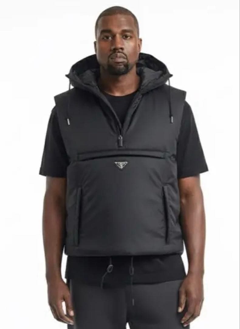 幻　PRADA ブラック フード付きダウンベスト