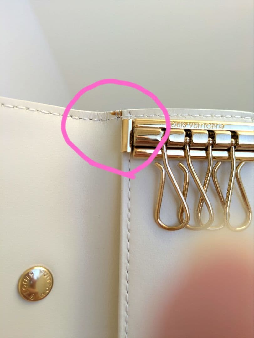 LOUIS VUITTON　ルイ・ヴィトン　ヴェルニ（Vernis）キーケース