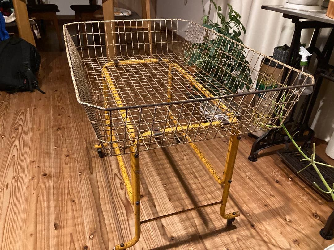 昭和レトロ　ワイヤーワゴン　キャスター付　店舗什器　超シャビージャンクガーデン②