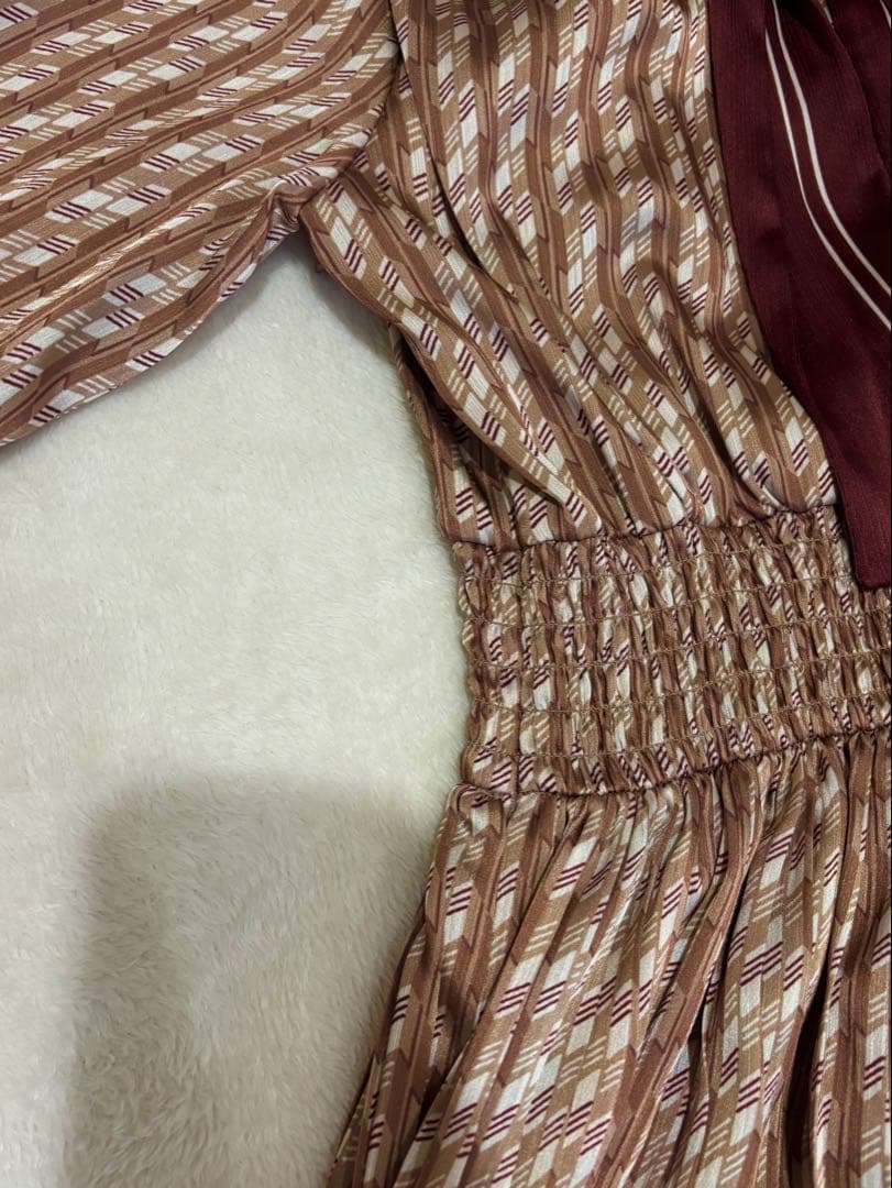 Lily Brown バイカラー　2wayボウタイワンピース　ティアード　赤　春