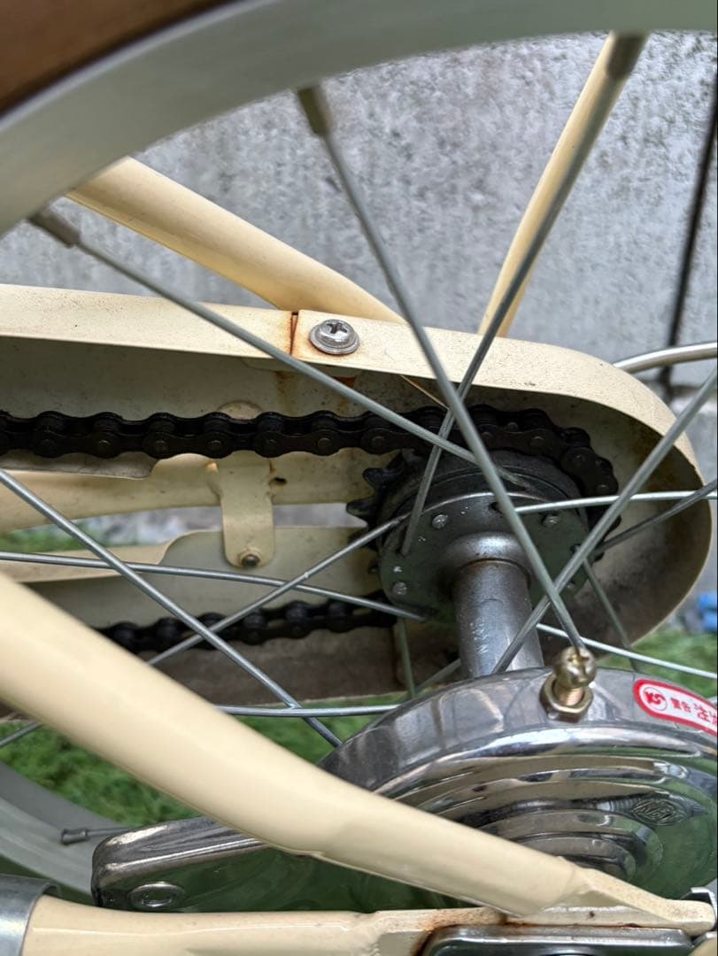 引取限定。HACCHI 幼児用自転車 前カゴ付き クリーム色