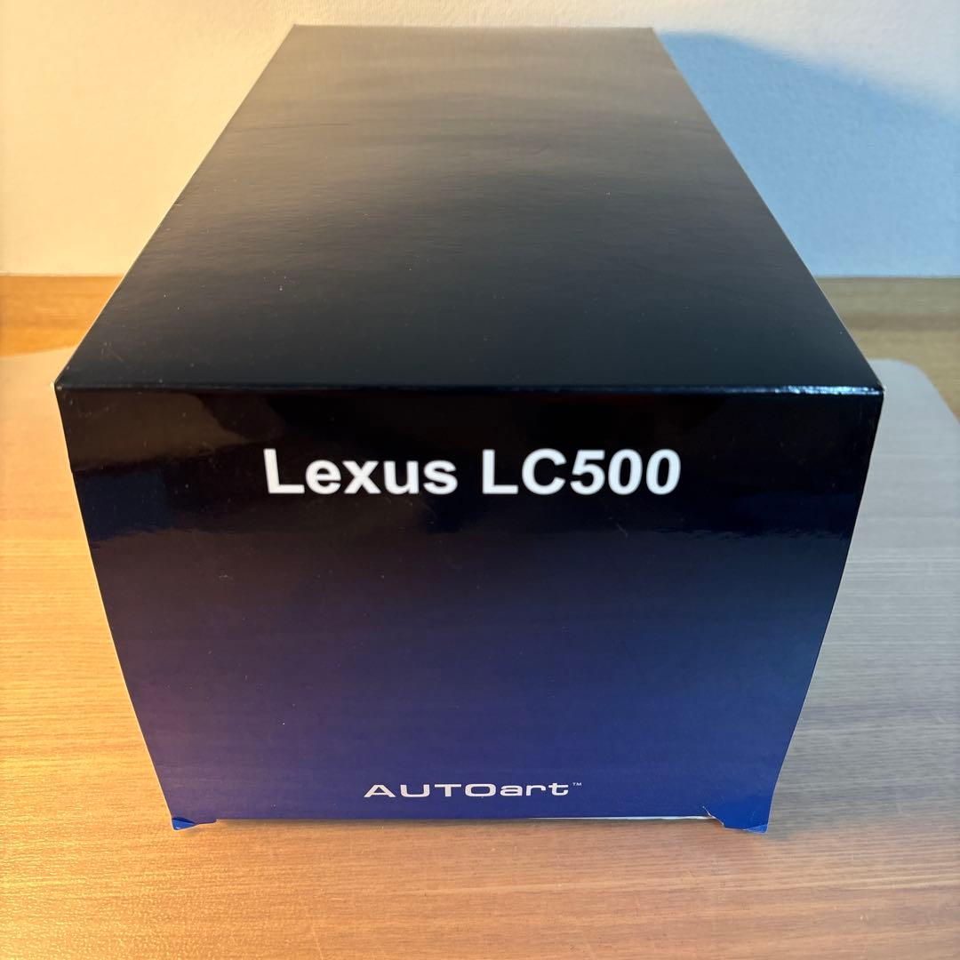 オートアート　レクサス　 LC500 メタリック　ホワイト　1/18 ミニカー