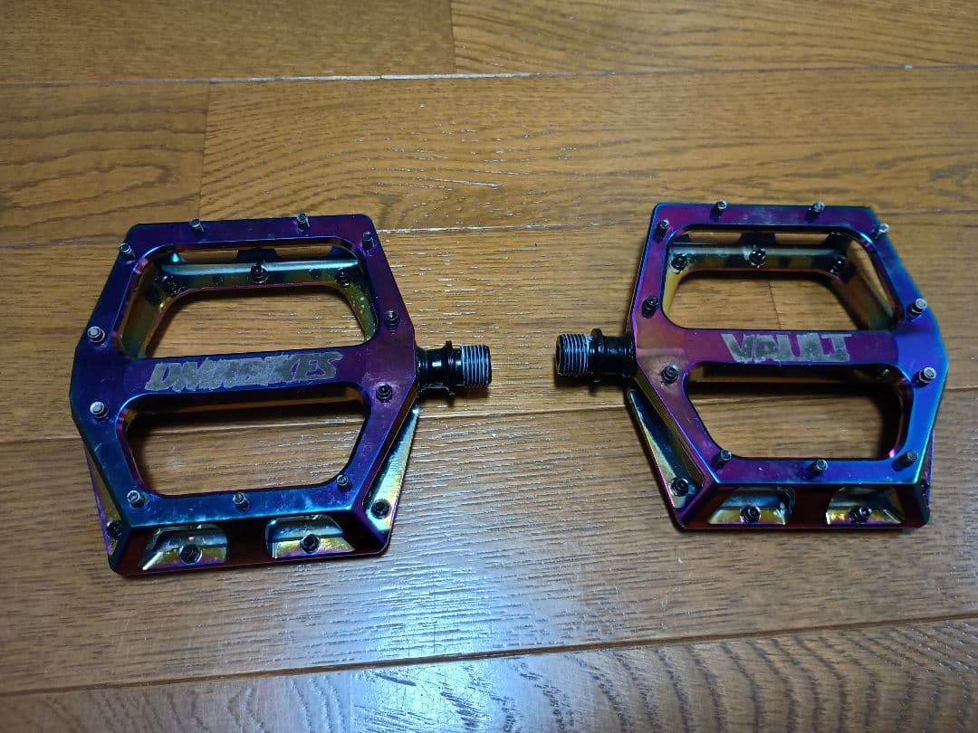 DMR VAULT LACON　フラットペダル マルチカラー MTB