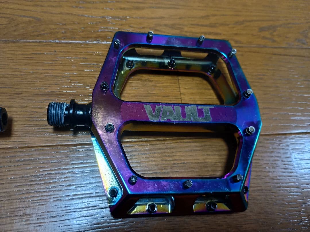 DMR VAULT LACON　フラットペダル マルチカラー MTB