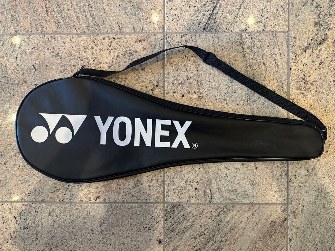ヨネックスYONEXアークセイバー1グレー　ケース付