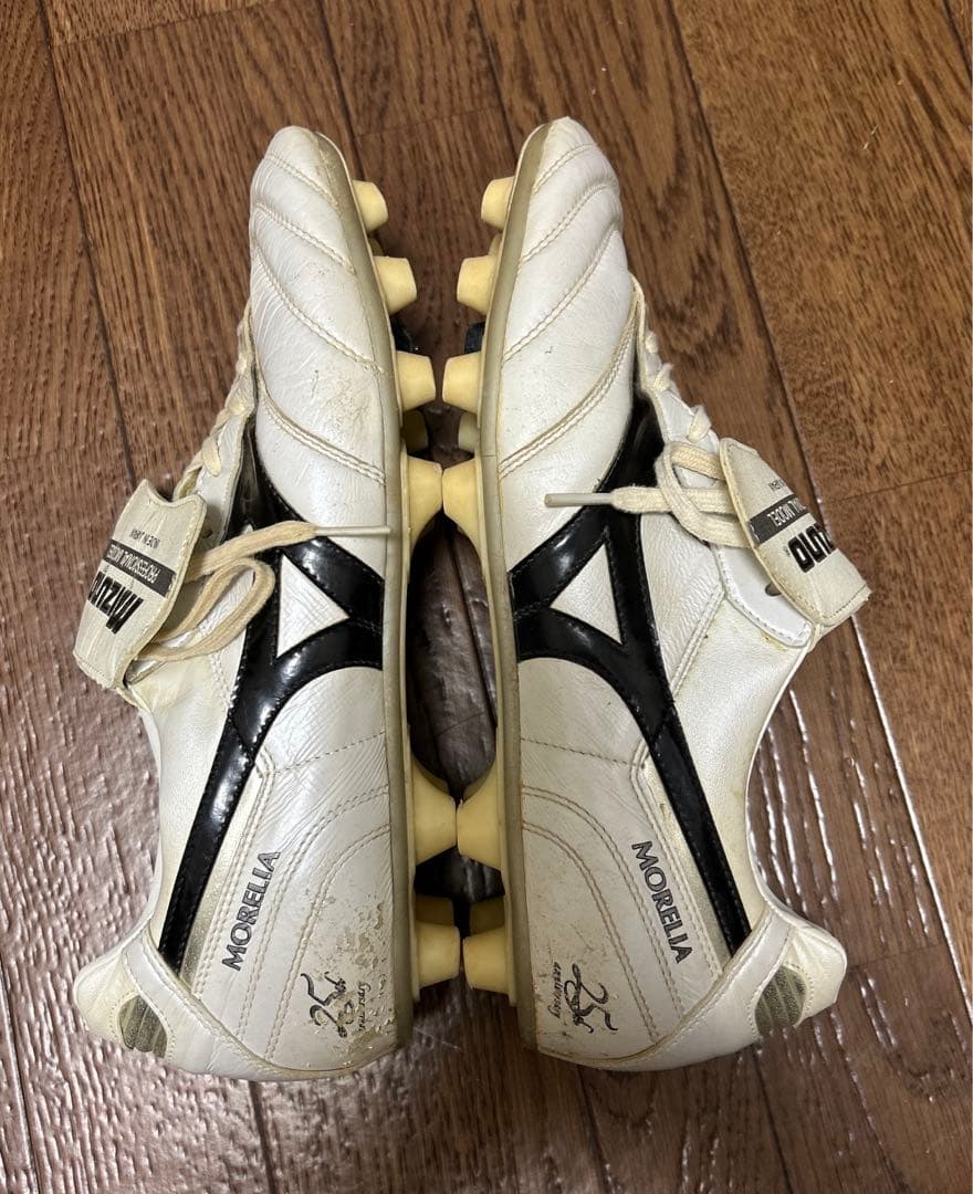 MIZUNOモレリア25周年記念モデル　28㎝