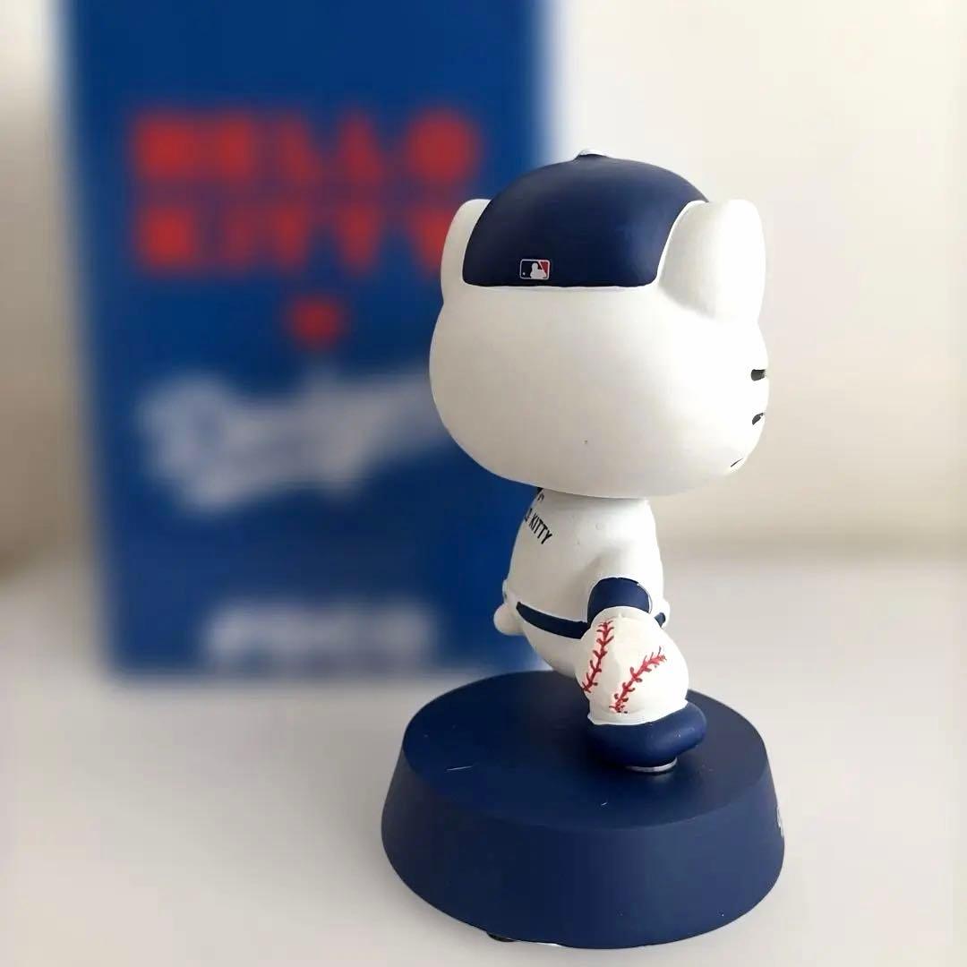 激レア 新品 箱付ハローキティ × ドジャース ボブルヘッド 陶器のような重厚感