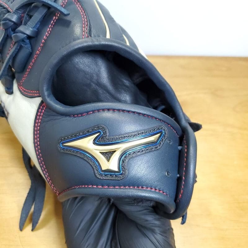 ミズノ WBC 日本代表 侍JAPAN 限定カラー 美品 左投げ用 軟式グローブ