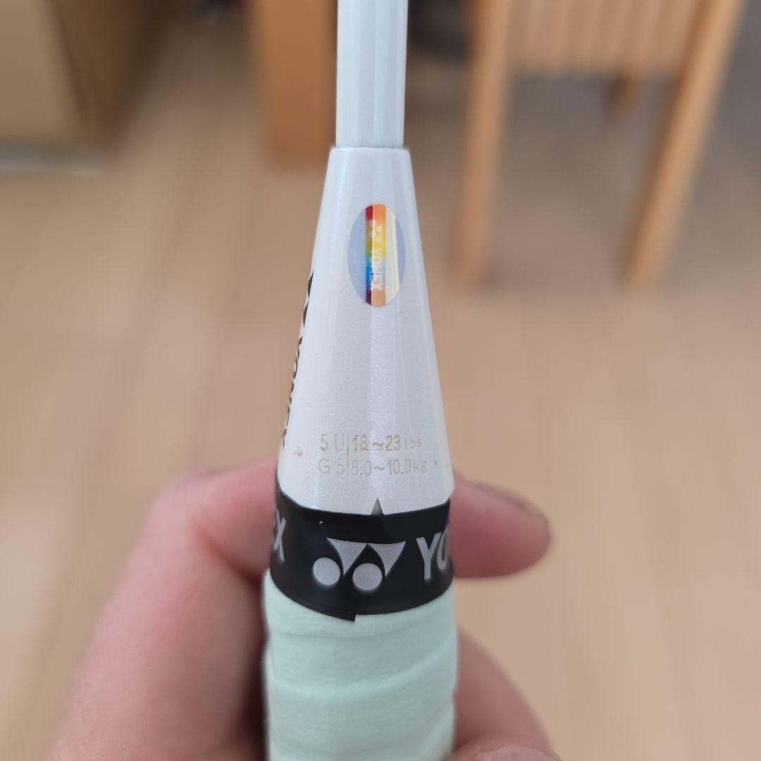 ASTROX 33 バドミントンラケット ホワイト