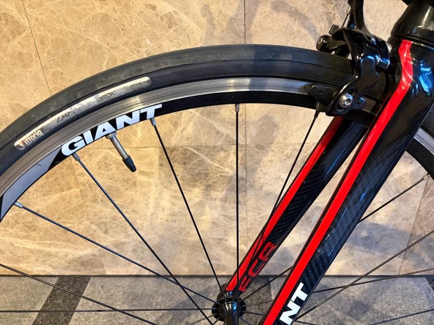 GIANT-FCR-フラットバーロード-手渡しのみでお願いします。