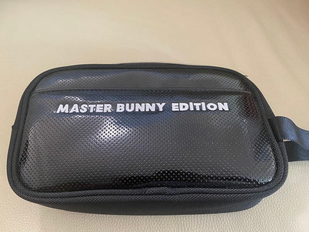 MASTER BUNNY EDITION 黒収納ポーチ