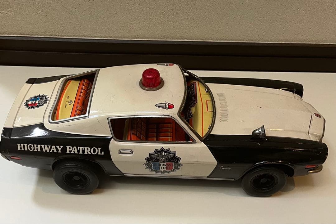 ヒ*ン様 【当時物】野村トーイ ブリキ製 パトカー ハイウェイパトロール カマロ