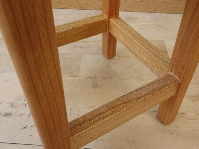 北海道手作り家具　ケヤキ（欅）材　スツール　布座（オレンジ色）