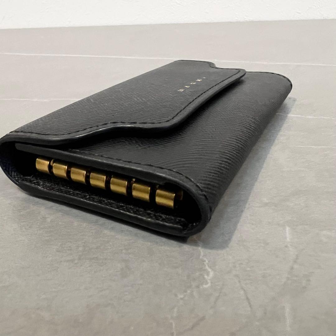 【未使用に近い】MARNI　マルニ　レザー　キーケース　ブラック　ゴールド