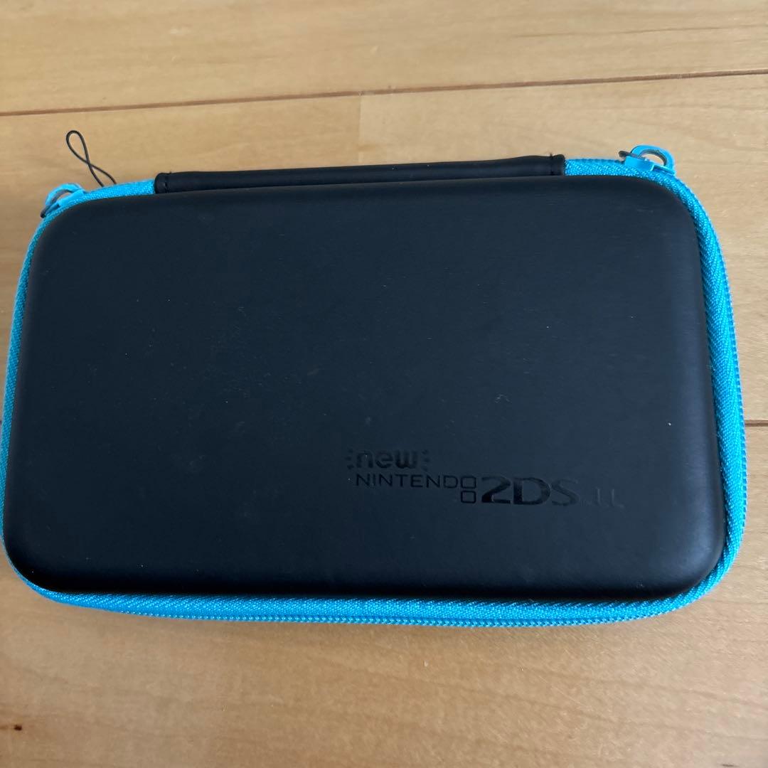 Nintendo 2DS LLブラック/ブルー 充電ケーブル付き