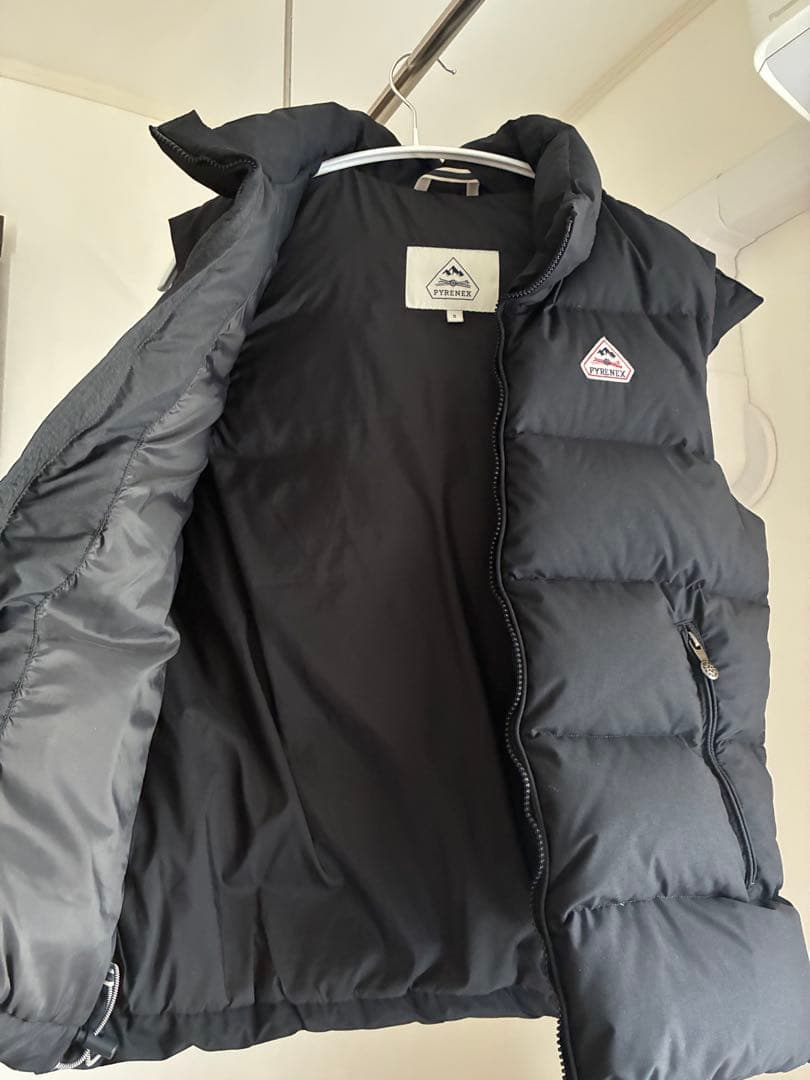 PYRENEXダウンベスト