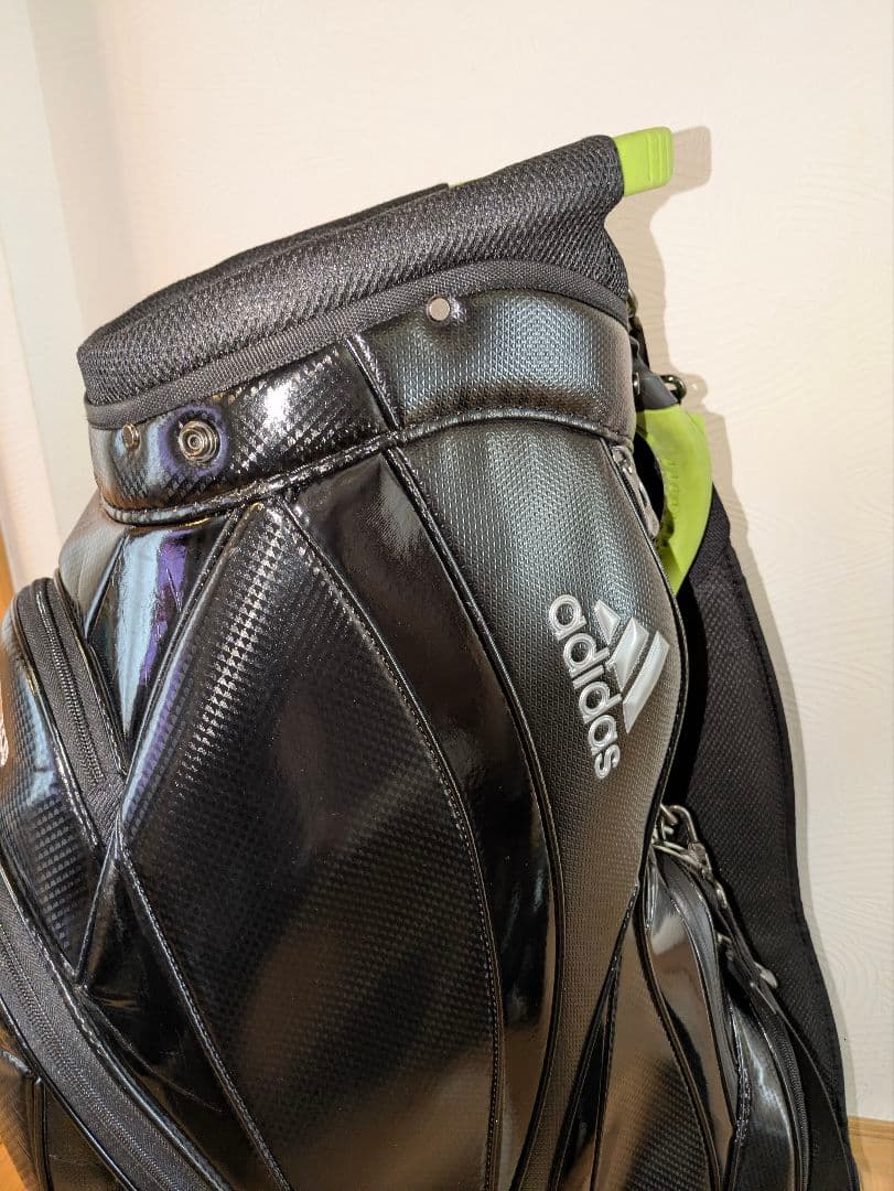 adidas キャディバッグ フード付 ブラック/グリーン⛳️シックな大人感覚