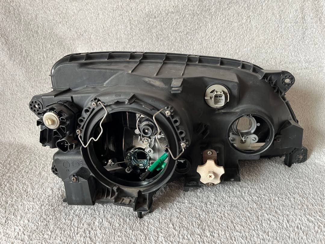 中古 日野 純正 ヘッドライト左側 助手席 KOITO 100-35052