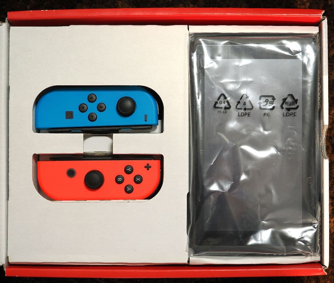【美品】2024年購入 Nintendo Switch 本体