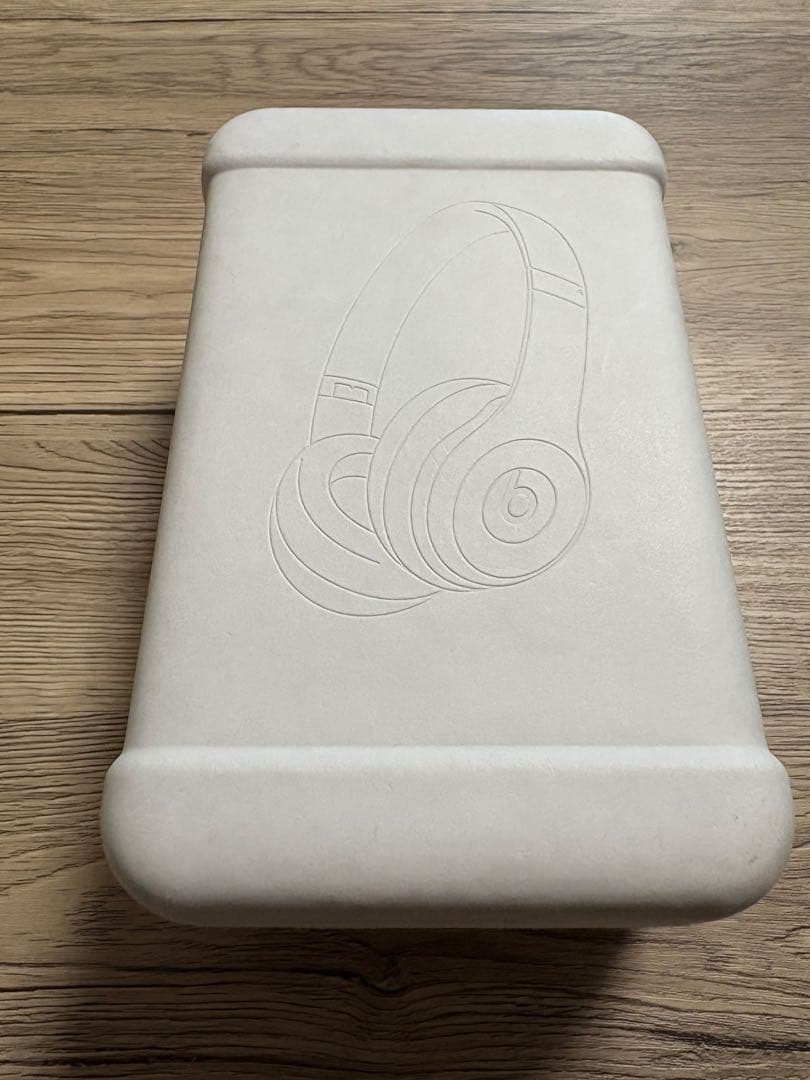 Beats solo 4 ほぼ新品