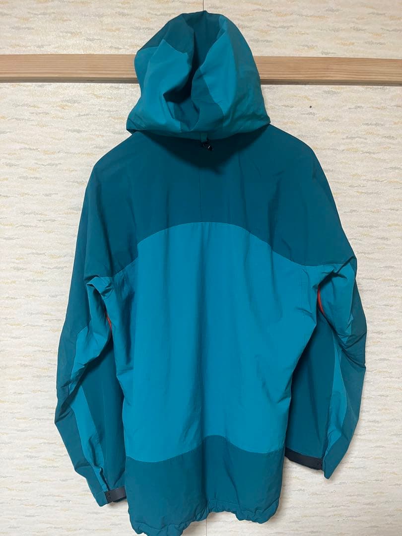 ホグロフス　マウンテンパーカー