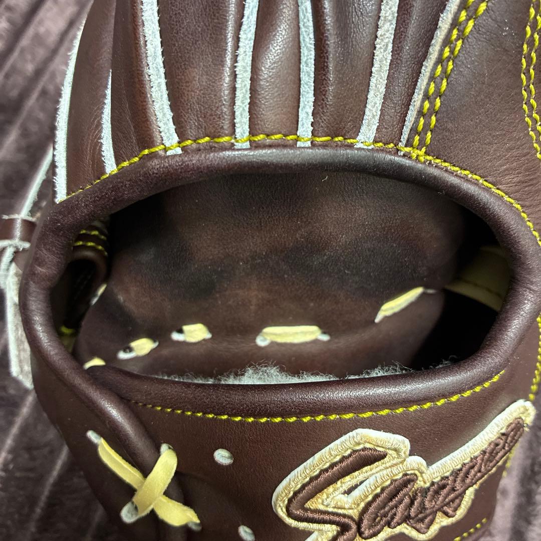 プロ野球選手が使用Sanger Aggressive ブラウングローブ