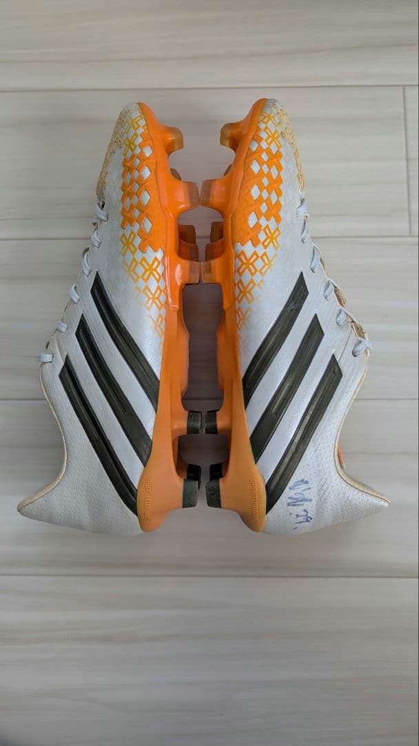 アディダス サッカースパイク プレデター リーサルゾーン FG