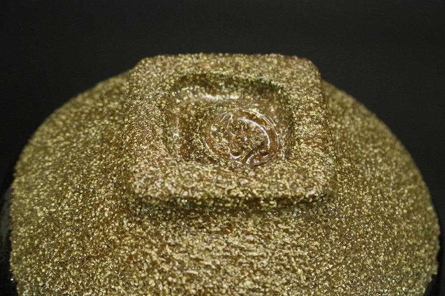 茶道具 黒楽茶碗 山文様 四方高台 松楽造(メ1748)