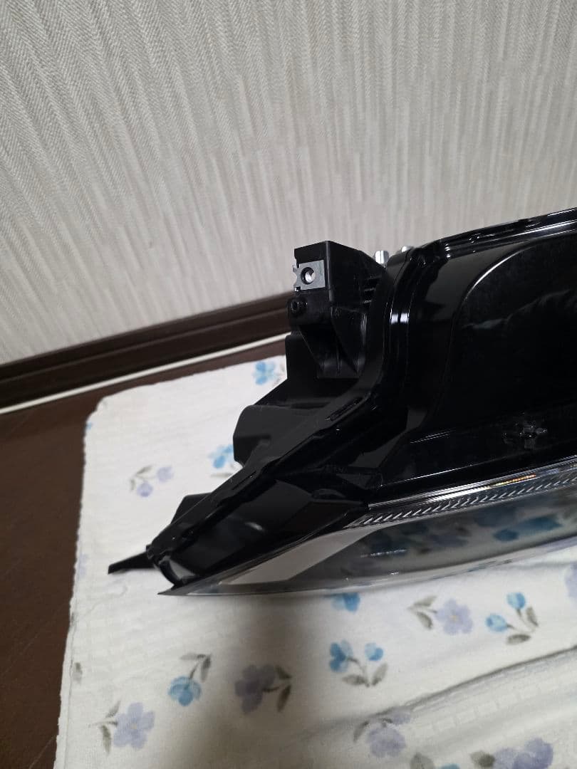 日産　ノートオーラ　E13 左ヘッドライト