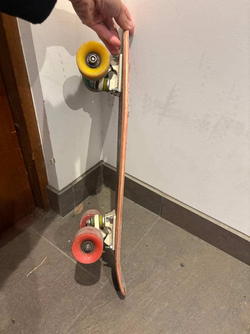 カラフル幾何学模様スケートボード 約56センチ