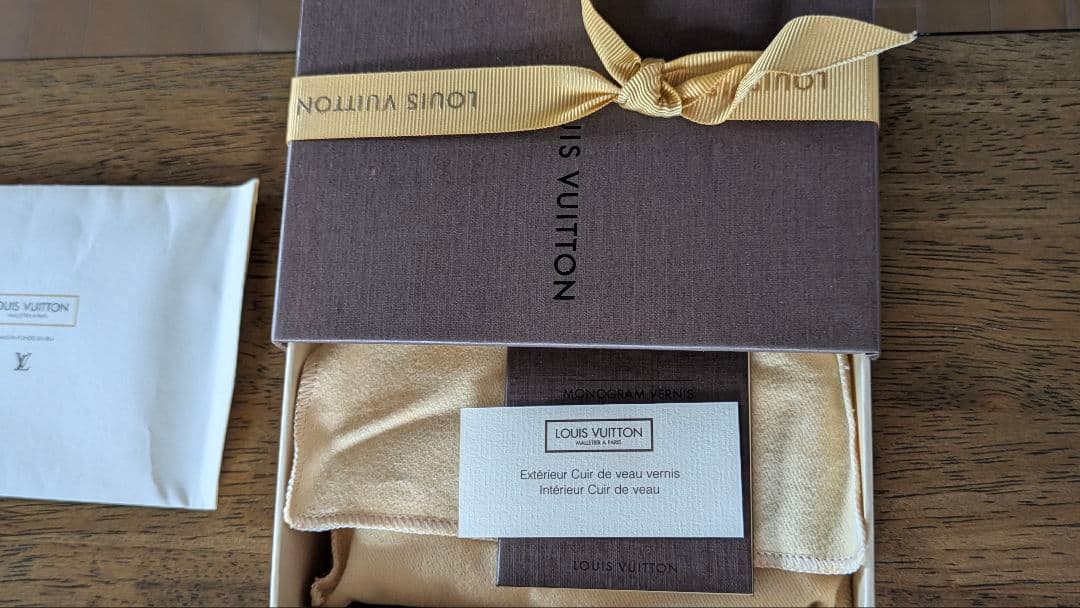 コキン 未使用　LOUIS VUITTON ミュルティクレ４ アマラント