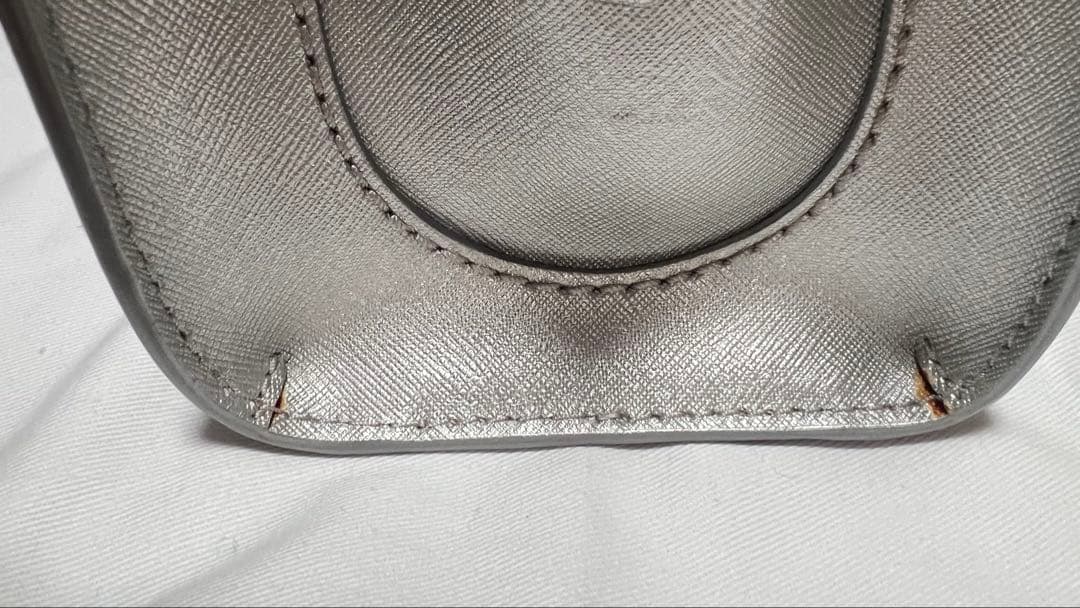 マークジェイコブス シルバー ハンドバッグ ファスナー付き