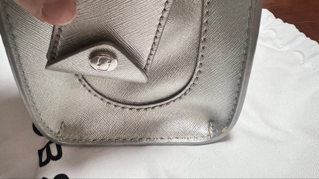 マークジェイコブス シルバー ハンドバッグ ファスナー付き