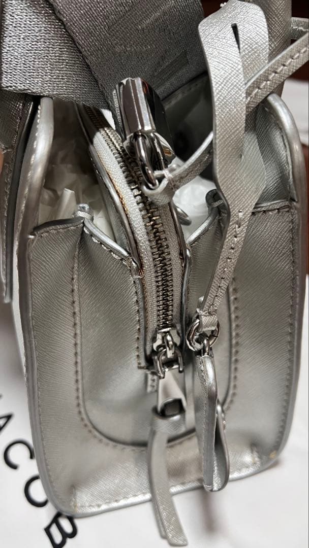 マークジェイコブス シルバー ハンドバッグ ファスナー付き