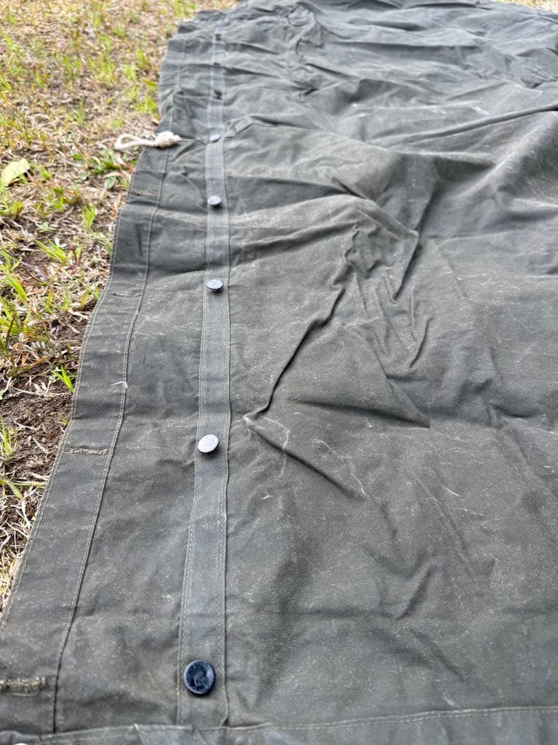 陸上自衛隊個人天幕55式官品昭和58年軍幕OD色 厚手帆布金属ボタンソロキャンプ