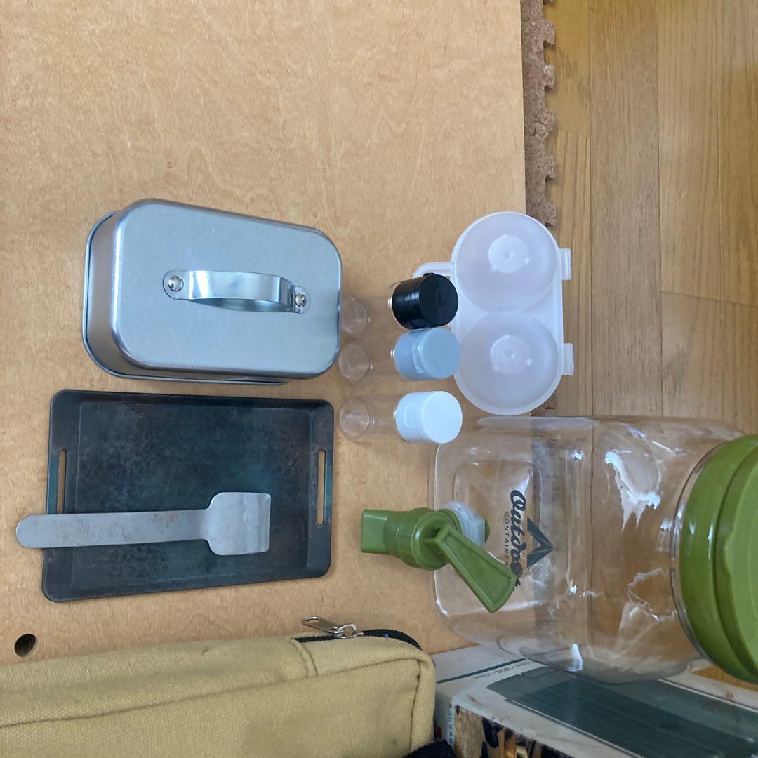 ソロキャン小物スノーピークガスコンロ 焚き火台岩谷ガスランタンセットその他諸々