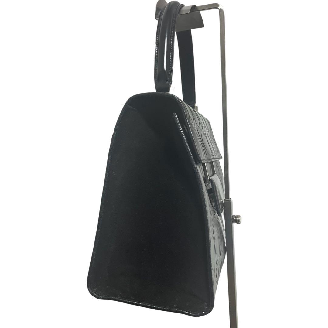 ふー✨ Salvatore Ferragamo ブラックハンドバッグ