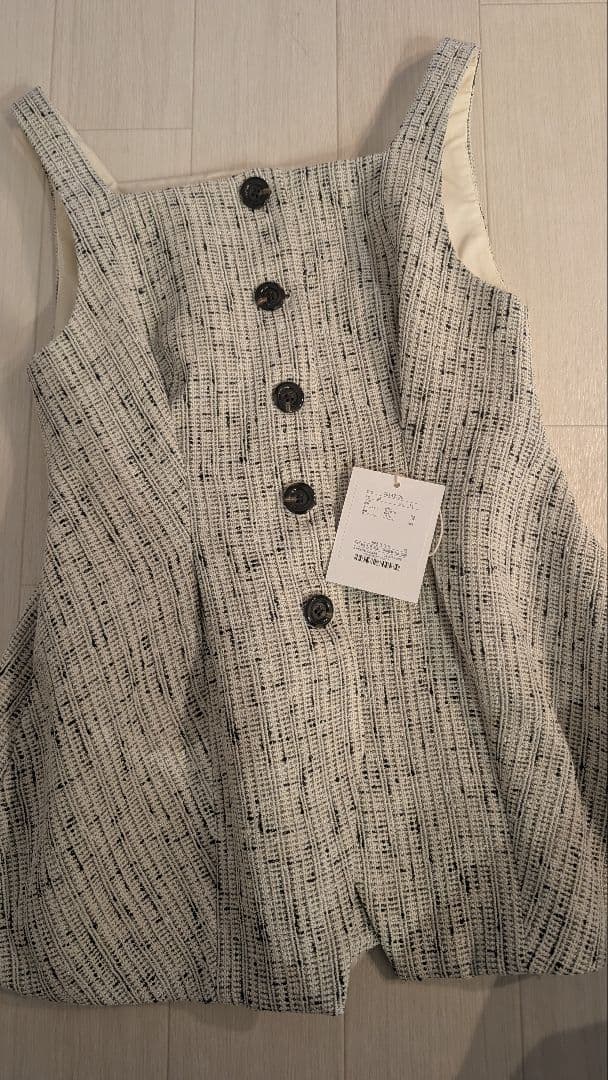 【値下げ】今季新品CADUNE スクエアジレ 特殊ホワイト S