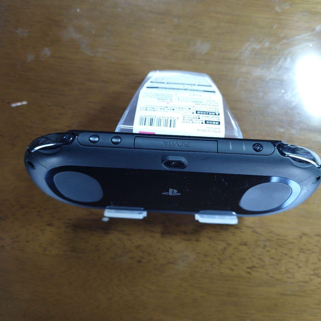 【液晶比較的美品】PlayStationVITA PCH-2000 ブラックB