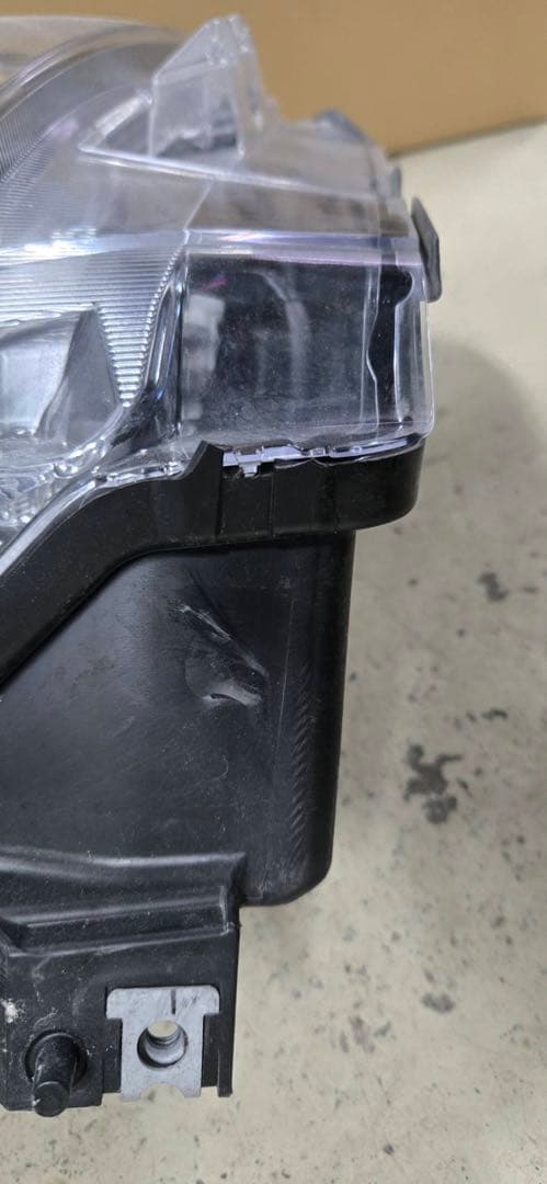 日産デイズ　ハイウェイスター　純正　B44w LEDヘッドライト 右側