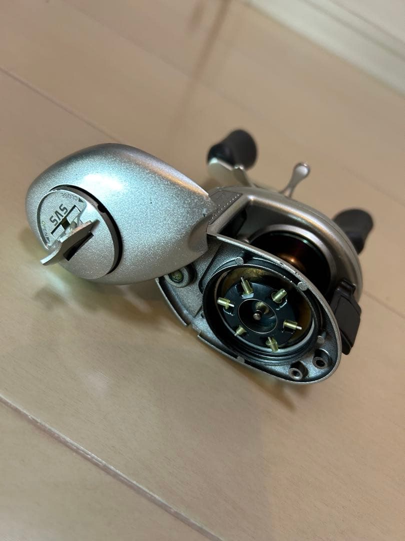 シマノ　メタニウムMG 右ハンドル オマケ付き