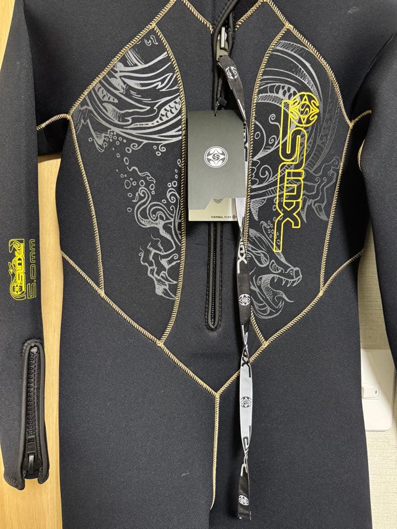 Slinxウェットスーツ5mm Mサイズ