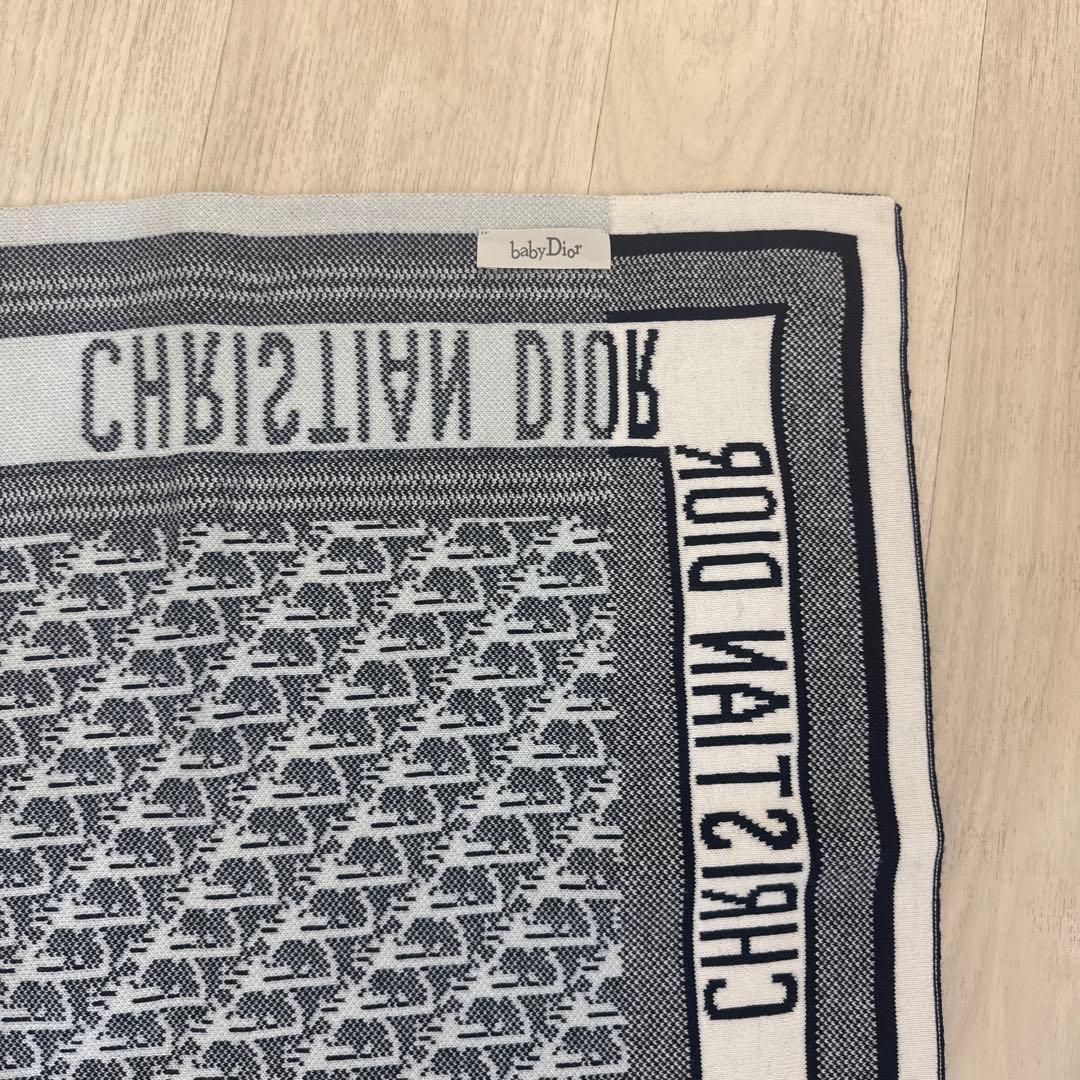 三連休限定値下げ中 CHRISTIAN DIOR ロゴプリント　膝掛け