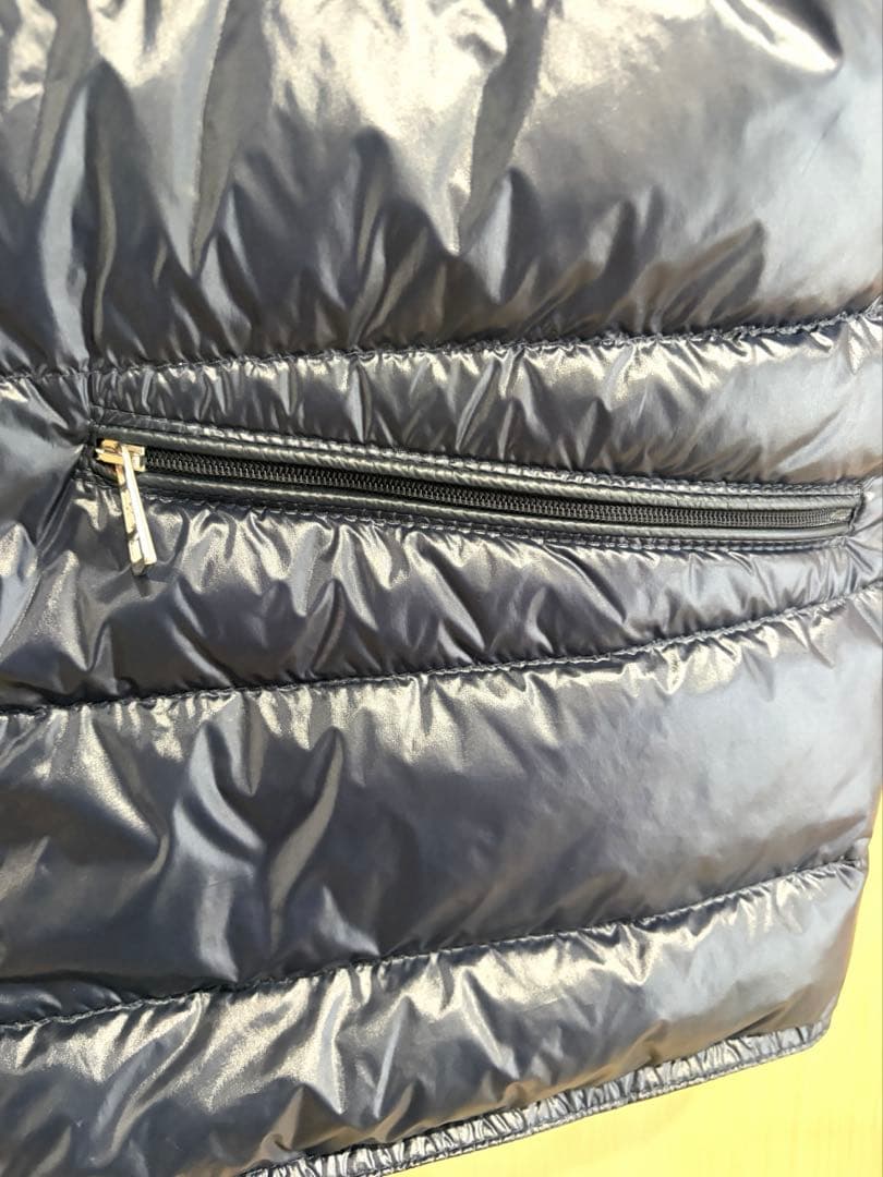 正規品鑑定済　モンクレール ダウンベスト サイズ3