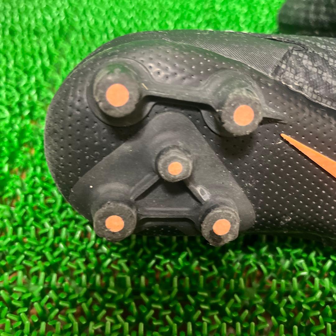 ナイキ サッカースパイク ファントムGX アカデミー HG(ブラック×オレンジ)